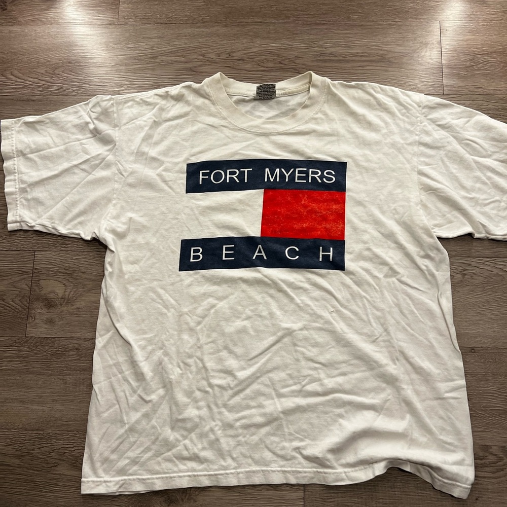 Gildan Red and White Short Sleeve Tees